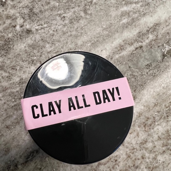 PINK purifying clay face and body mask with charcoal - Picture 2 of 4